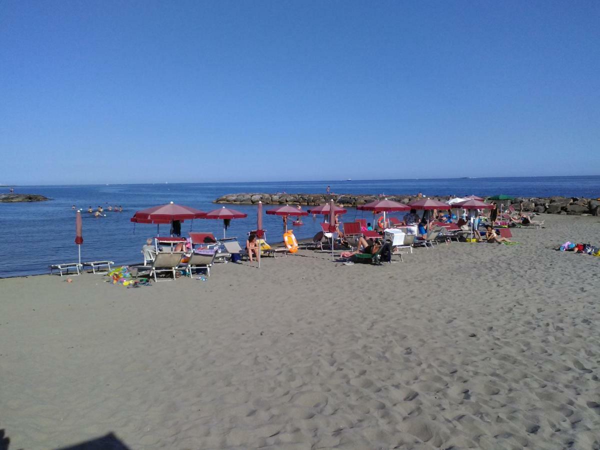 Nino Bixio Apartment Riva Ligure Buitenkant foto